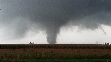 nws  tornadoes touched   illinois friday abc chicago