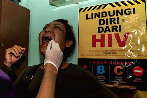 Indonesia Yogyakarta Transgender Dental Check World Aids Day