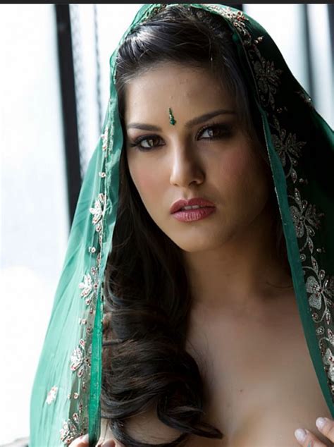 sunny leone in green saree 010 more indian bollywood actress and actors