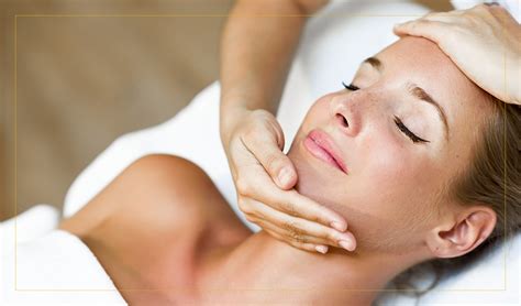 10 Benefits Of Facial Massage For Your Skin