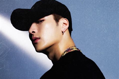 jackson wang   chinese solo artist  debut  mediabase  top  radio chart