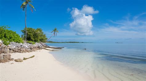 visit addu atoll   addu atoll tourism expedia travel guide