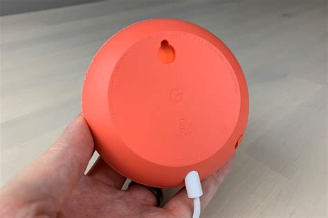google nest mini review modest improvements  googles smallest smart speaker