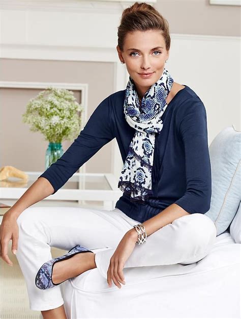 40 Best Ideas To Wear A Scarf Stylishly This Spring