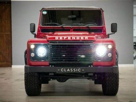 land rover defender works  quel mostro    anni cerca proprietario facoltoso