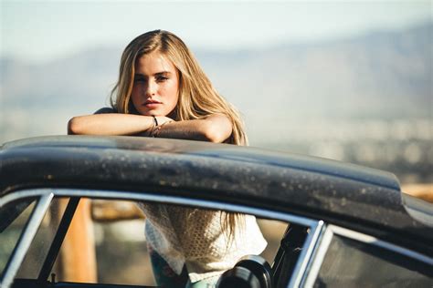 wallpaper model blonde car glasses sitting vehicle