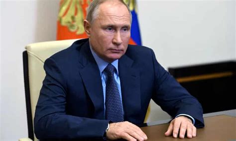 Putin Signs Last Minute Extension To Nuclear Weapons Treaty With Us