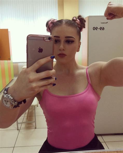 julia barbie swole powerlifting aphrodite biceps bodybuilding