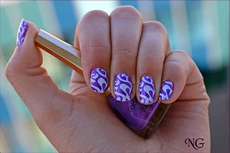 nailglaze challenge  violet nails