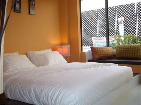 boutique place hotel  bangkok room deals  reviews