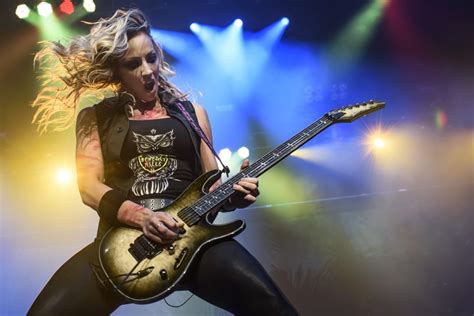 nita strauss       zone    note