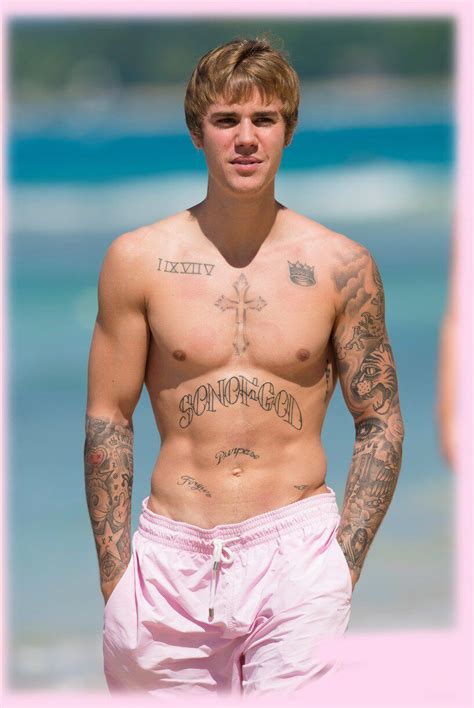 justin bieber con simbolo checked sui genitali e boxer