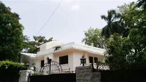 raj kapoors bungalow  chembur  sunil dutts bungalow  pali hills celebrity homes big