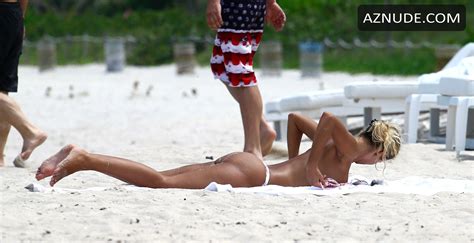 Sierra Skye Sexy And Topless Hits The Beach In Miami Aznude