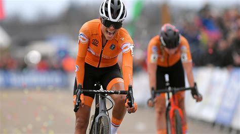 cyclo cross world championships alvarado wins thrilling sprint  claim world title eurosport