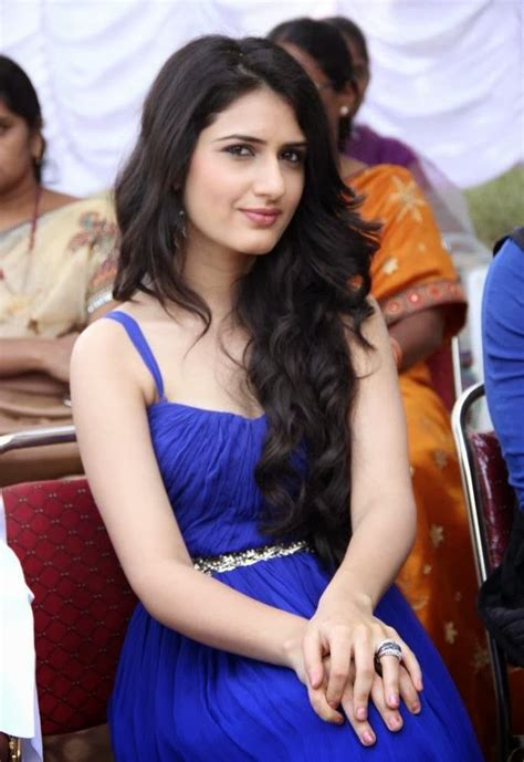 Tamilcinestuff Sana Latest Telugu Actress In Blue