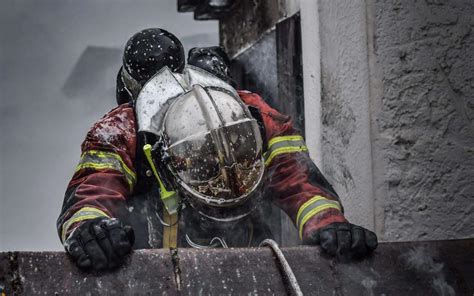 en images pompier volontaire  photographe david jube au coeur des