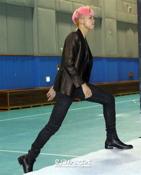 Fans Can T Get Enough Of Rm S Model Like Height And Legs