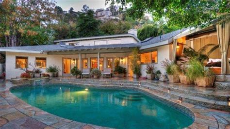 sandra bullock s renting out her stunning home