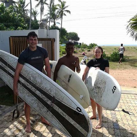 beginners surf lessons  lucky surf south sri lanka