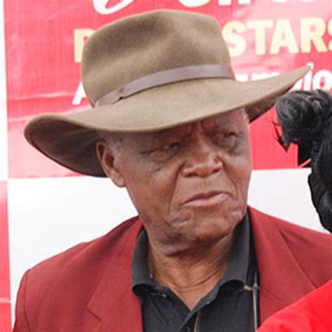ancestors wanamuita kenyas finest footballer asks president uhuru kenyatta  meet