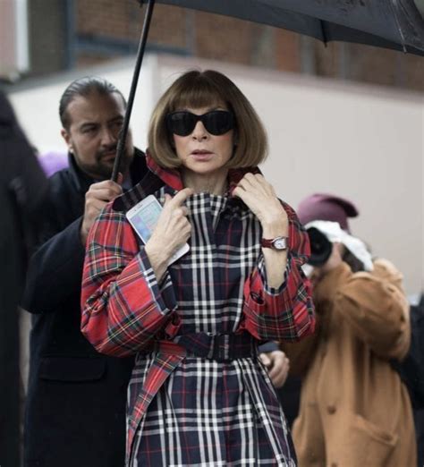 pin by aggpriov on ΜΟΔΑ anna wintour in 2020 fashion anna wintour