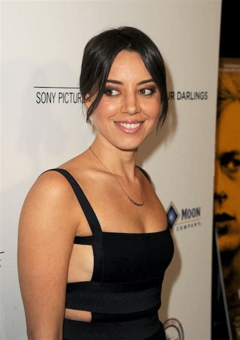 Parks And Rec Star Aubrey Plaza Approached Her Hero In A Brilliantly