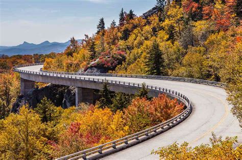 scenic byways  parkways  visit  fall