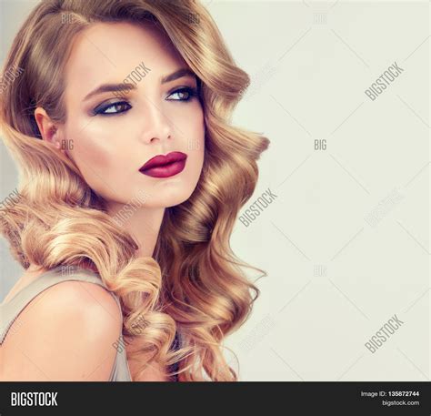 imagen y foto blondel girl long prueba gratis bigstock
