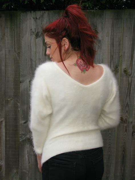 sensuous fluffy soft white 64 angora sweater jumper v back m 34 £24
