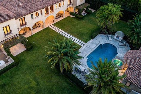 These Celebrities Have Really Massive Houses Work Money