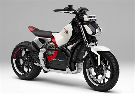 honda bringing   balancing electric motorcycle  tokyo motor show  drive