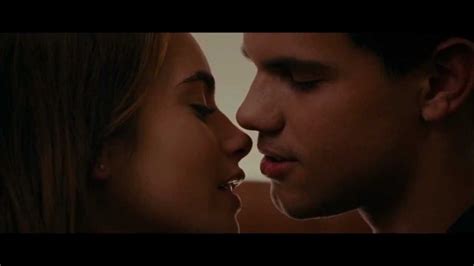 abduction full kissing scene taylor lautner and lily