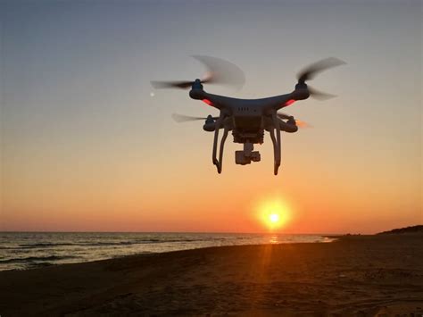 tips  flying  drone   beach   drone