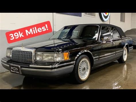 sold  lincoln town car   sale  specialty motor cars signature series custom top