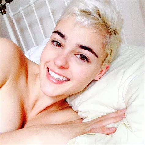 stefania ferrario nude and lesbian photos scandal planet