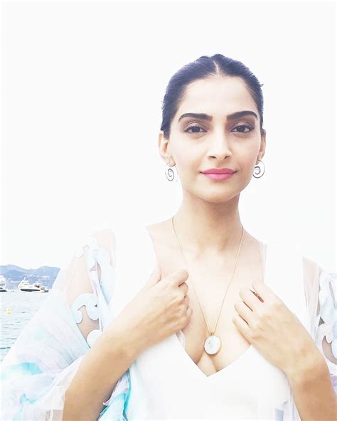 sonam kapoor sexiest ultra hot at cannes 2017 day 2