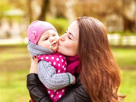 Связь между мамой и ребенком сохраняется на всю жизнь а первые месяцы
