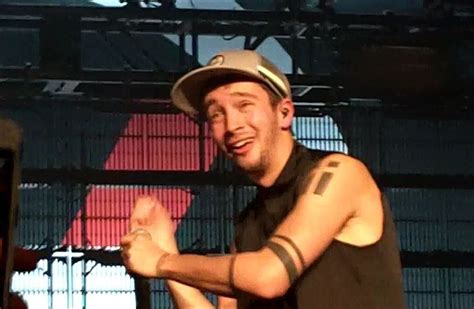 when you meet someone who says the like twenty one pilots and they ve