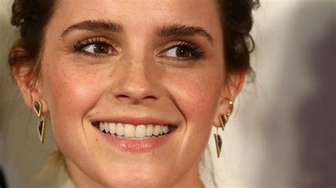 Emma Watson Donates 1 4 Million To Fight Sex Harassment In Curtain