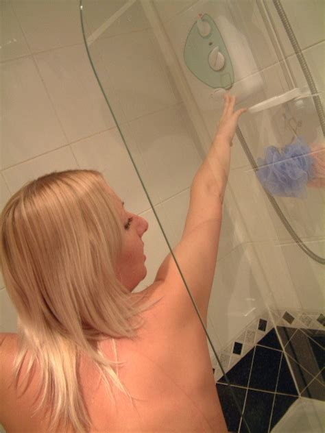 teen tracey lain from united kingdom pregnant blonde shower youx xxx