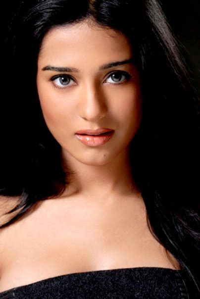 indian film star amrita rao biography and pictures gallery