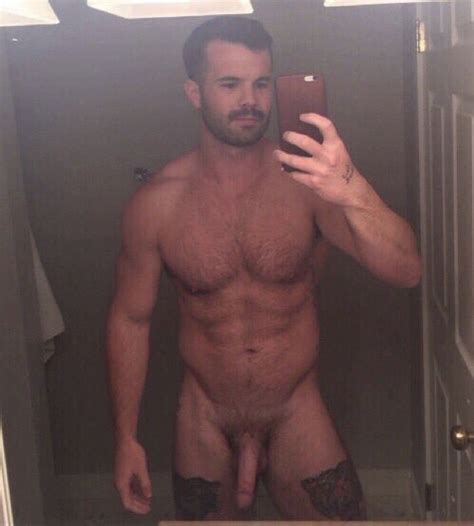 omg he s naked professional bobsledder simon dunn omg blog [the original since 2003]