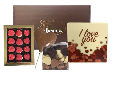 love  pakket met chocolade chocolaterie pierre chocolaterie pierre