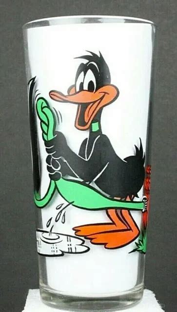 Vintage Pepsi Collector Series Glass 1976 Daffy Duck And Pepe Le Pew
