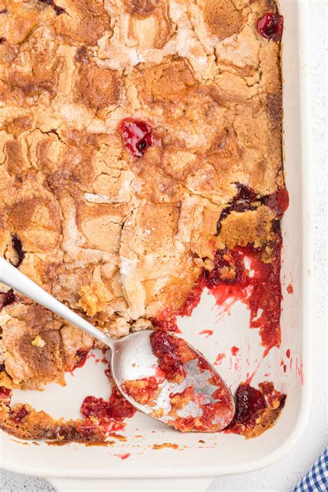 strawberry dump cake recipe simply stacie