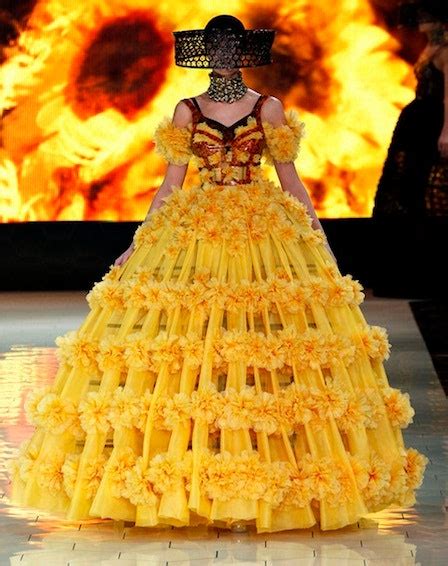 alexander mcqueen spring 2013 5 jaw droppingly bee autiful things you