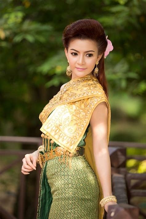 💚🌎💚 👧👦 👇👗🎽👉 🚿 👖👖 ♻️ 🍀 👡👟 🚲 Traditional Outfits Thai Dress Wedding