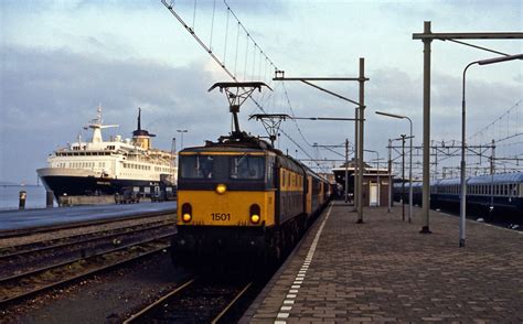 ns   station hoek van holland haven trainspo hook  holland holland train