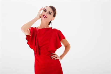 What Is The Best Makeup For Red Dress